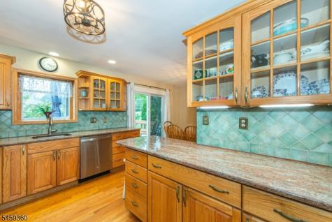 18 Kadel Drive Roxbury NJ 07876