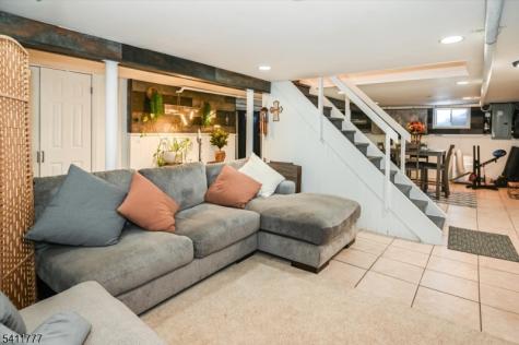 19 Glendale Street Nutley NJ 07110