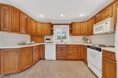 117 Idolstone Lane Aberdeen NJ 07747