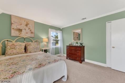 117 Idolstone Lane Aberdeen NJ 07747