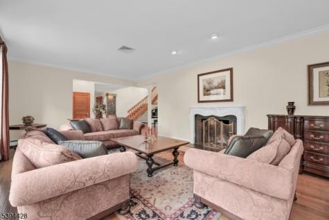 738 Ridge Road Kinnelon NJ 07405