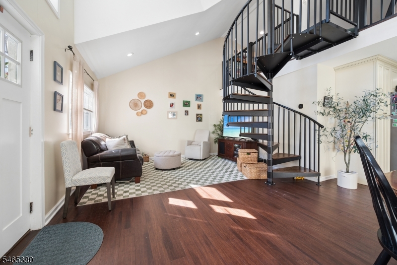 41 Hillcrest Road Warren NJ 07059