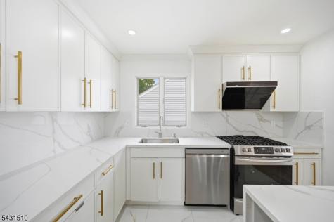 55 17TH Avenue Elmwood Park NJ 07407