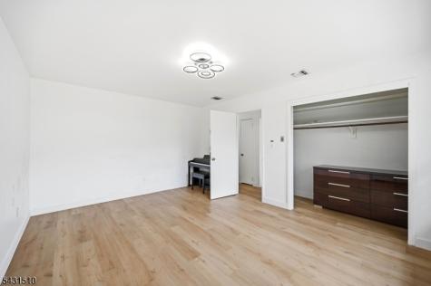 55 17TH Avenue Elmwood Park NJ 07407