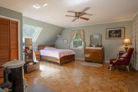 915 Plymouth Lake Drive Stillwater NJ 07860