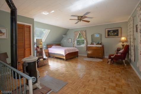 915 Plymouth Lake Drive Stillwater NJ 07860