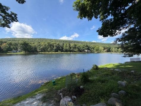 915 Plymouth Lake Drive Stillwater NJ 07860