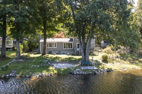 915 Plymouth Lake Drive Stillwater NJ 07860