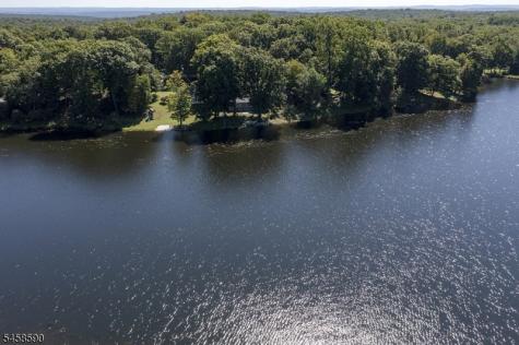 915 Plymouth Lake Drive Stillwater NJ 07860