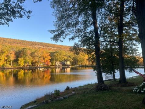 915 Plymouth Lake Drive Stillwater NJ 07860