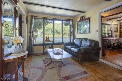 915 Plymouth Lake Drive Stillwater NJ 07860
