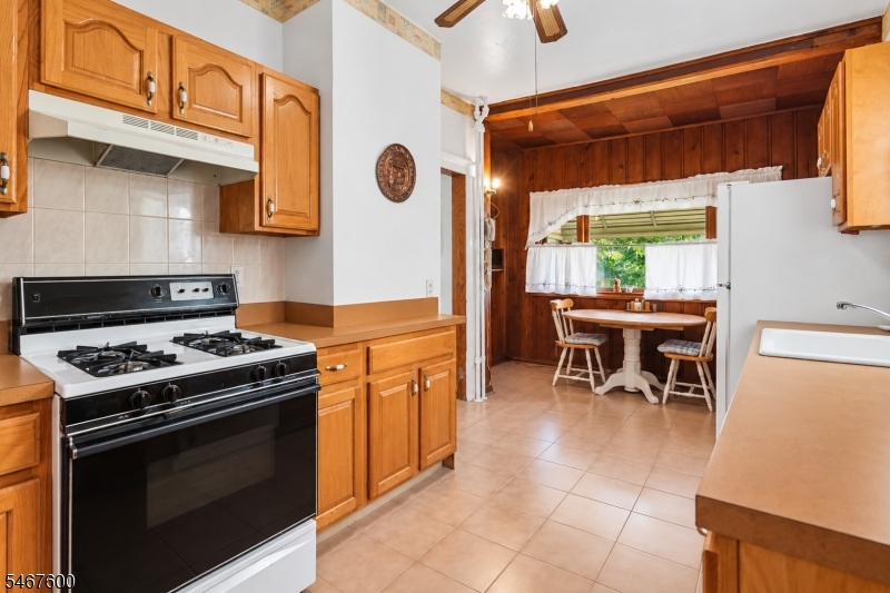 8315 4TH Avenue North Bergen NJ 07047