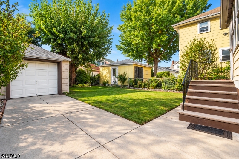8315 4TH Avenue North Bergen NJ 07047