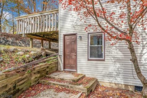 39 Delaware Road West Milford NJ 07421