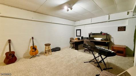 26 Poling Farm Court Montgomery NJ 08502