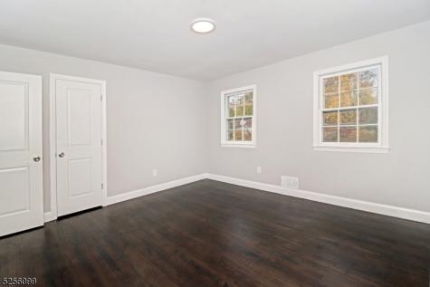 13 Hanover Road East Hanover NJ 07936
