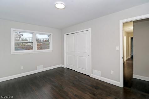 13 Hanover Road East Hanover NJ 07936