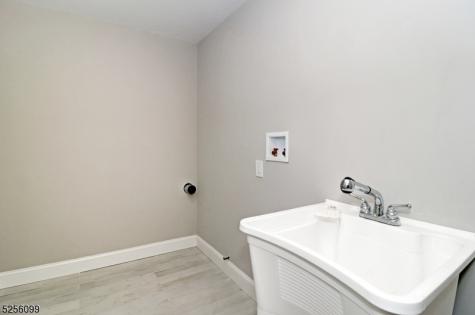 13 Hanover Road East Hanover NJ 07936