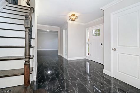 13 Hanover Road East Hanover NJ 07936