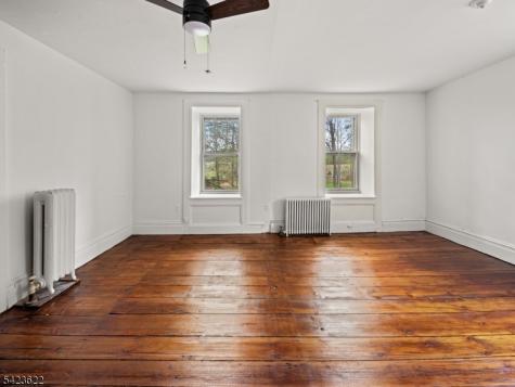 19 E Mill Road Washington NJ 07853