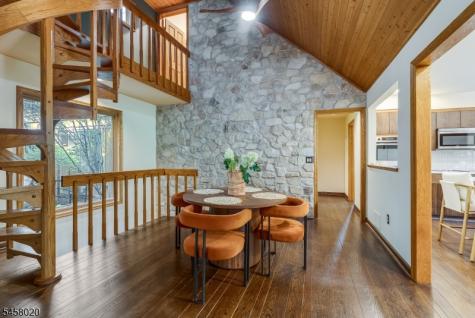 5 Apgar Way Tewksbury NJ 08833