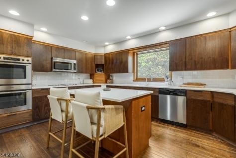 5 Apgar Way Tewksbury NJ 08833