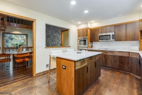 5 Apgar Way Tewksbury NJ 08833
