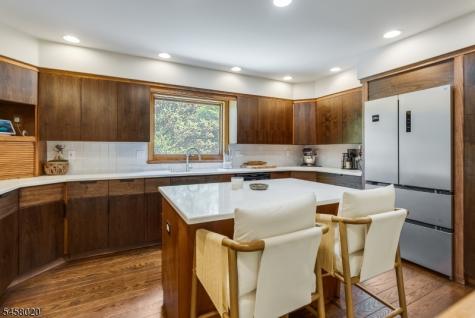 5 Apgar Way Tewksbury NJ 08833