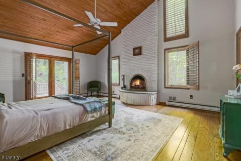 5 Apgar Way Tewksbury NJ 08833