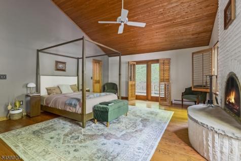 5 Apgar Way Tewksbury NJ 08833