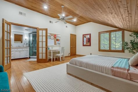 5 Apgar Way Tewksbury NJ 08833