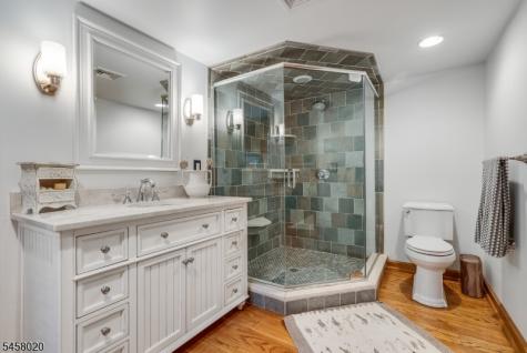 5 Apgar Way Tewksbury NJ 08833