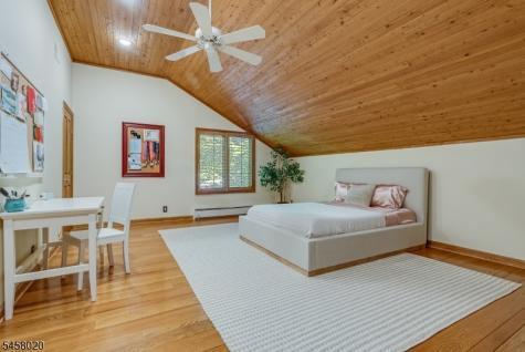 5 Apgar Way Tewksbury NJ 08833