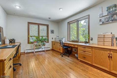 5 Apgar Way Tewksbury NJ 08833