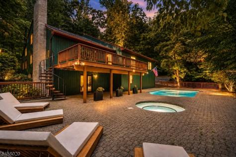 5 Apgar Way Tewksbury NJ 08833