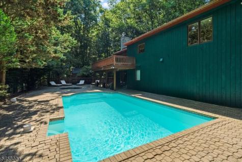 5 Apgar Way Tewksbury NJ 08833