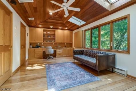 5 Apgar Way Tewksbury NJ 08833