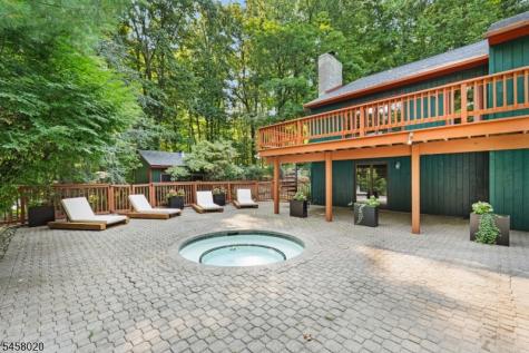 5 Apgar Way Tewksbury NJ 08833