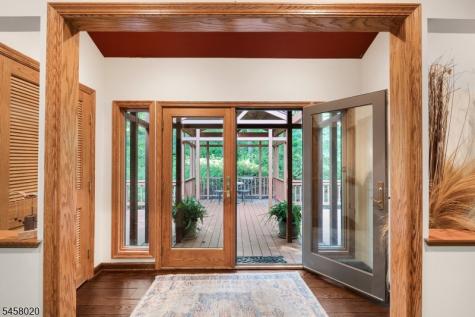 5 Apgar Way Tewksbury NJ 08833