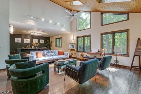 5 Apgar Way Tewksbury NJ 08833