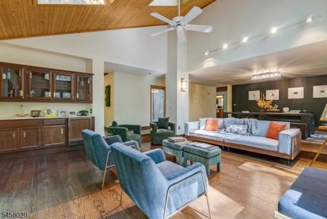 5 Apgar Way Tewksbury NJ 08833
