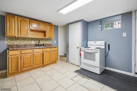 124 Highland Avenue Newark NJ 07104