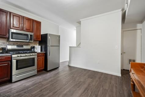 124 Highland Avenue Newark NJ 07104