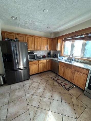 934 Monroe Avenue Elizabeth NJ 07208
