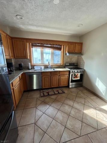 934 Monroe Avenue Elizabeth NJ 07208