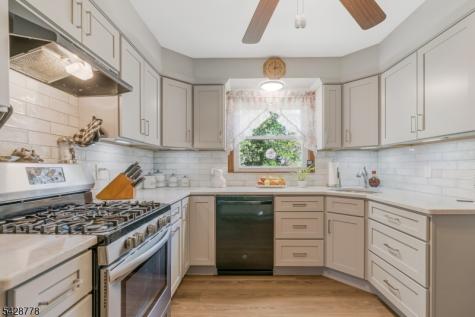 246 4TH Street Dunellen NJ 08812