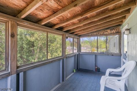 246 4TH Street Dunellen NJ 08812