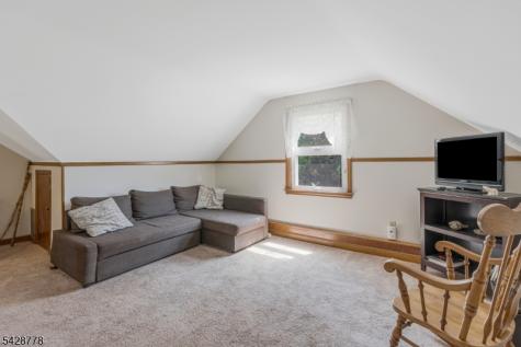 246 4TH Street Dunellen NJ 08812