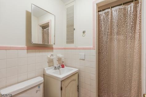 246 4TH Street Dunellen NJ 08812