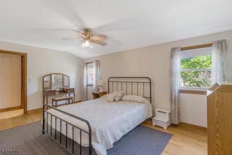 246 4TH Street Dunellen NJ 08812